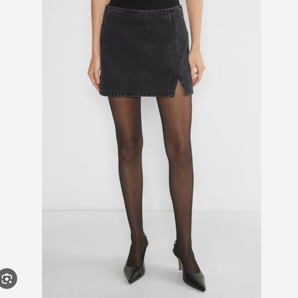 NWT Aritzia Denim Forum Women’s Black Denim Mini Skirt, Size 25 (0) - Picture 1 of 5